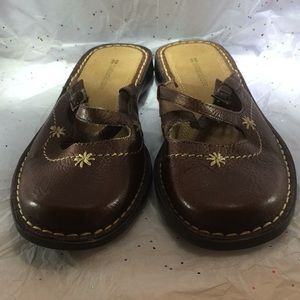 Naturalizer brown leather flats size 8M